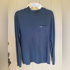 Vineyard vines long sleeve blue tee with lightweight hood